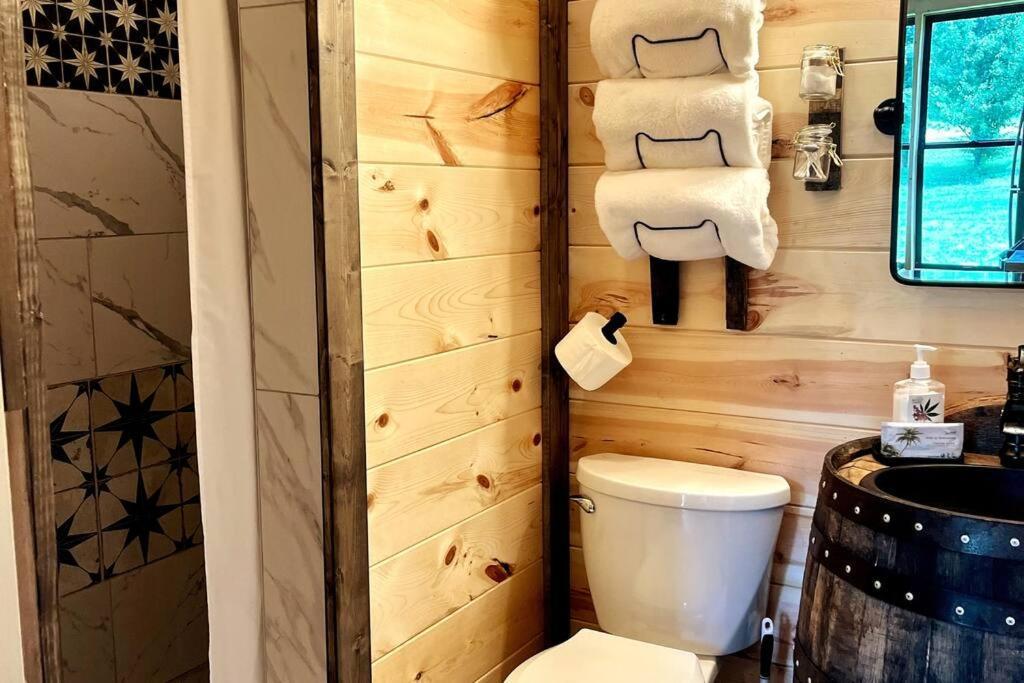 #4 Kentucky Bourbon Trail Bourbon Barrel Cottages Lawrenceburg Екстер'єр фото