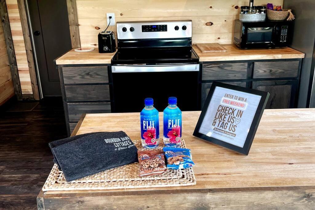 #4 Kentucky Bourbon Trail Bourbon Barrel Cottages Lawrenceburg Екстер'єр фото